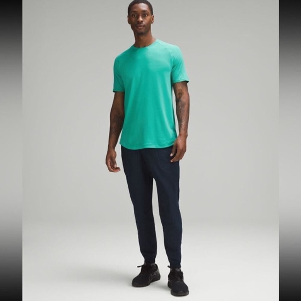 Lululemon Men’s Drysense Short Sleeve Shirt in Maldives Green - Picture 10 of 11